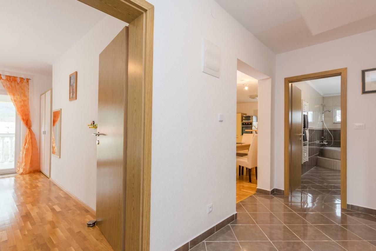 Apartment Natalie Sea View With 3 Bedrooms And Everything Is Air-Conditioned ซาลี ภายนอก รูปภาพ