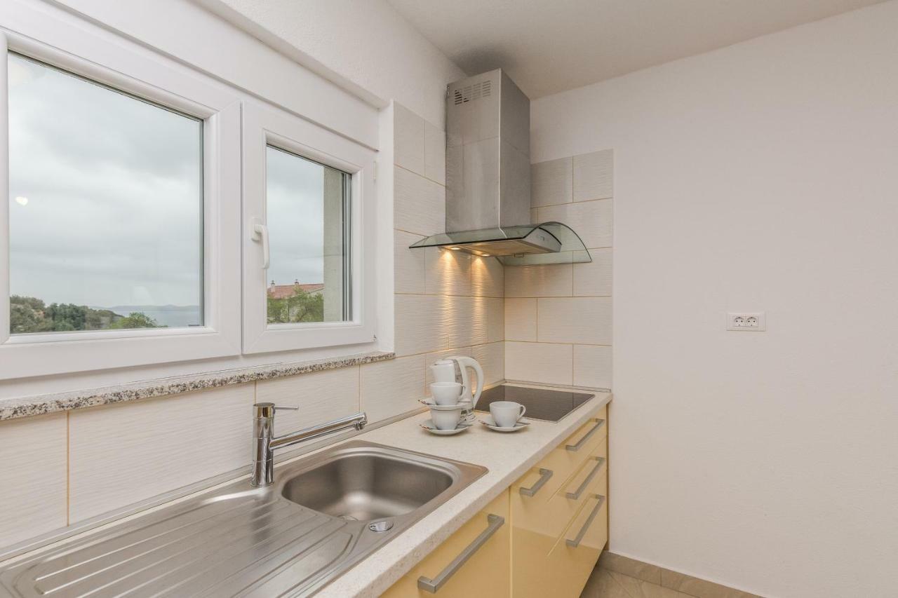 Apartment Natalie Sea View With 3 Bedrooms And Everything Is Air-Conditioned ซาลี ภายนอก รูปภาพ