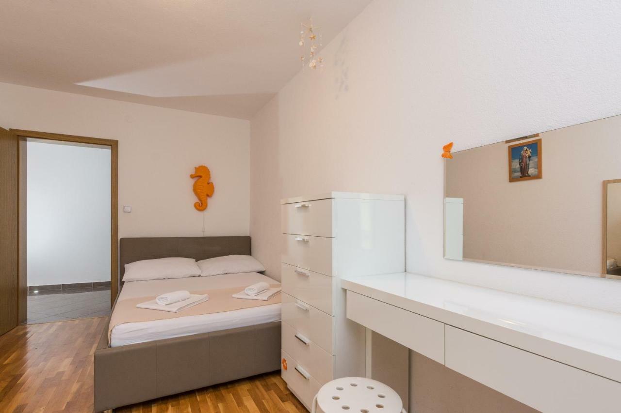 Apartment Natalie Sea View With 3 Bedrooms And Everything Is Air-Conditioned ซาลี ภายนอก รูปภาพ