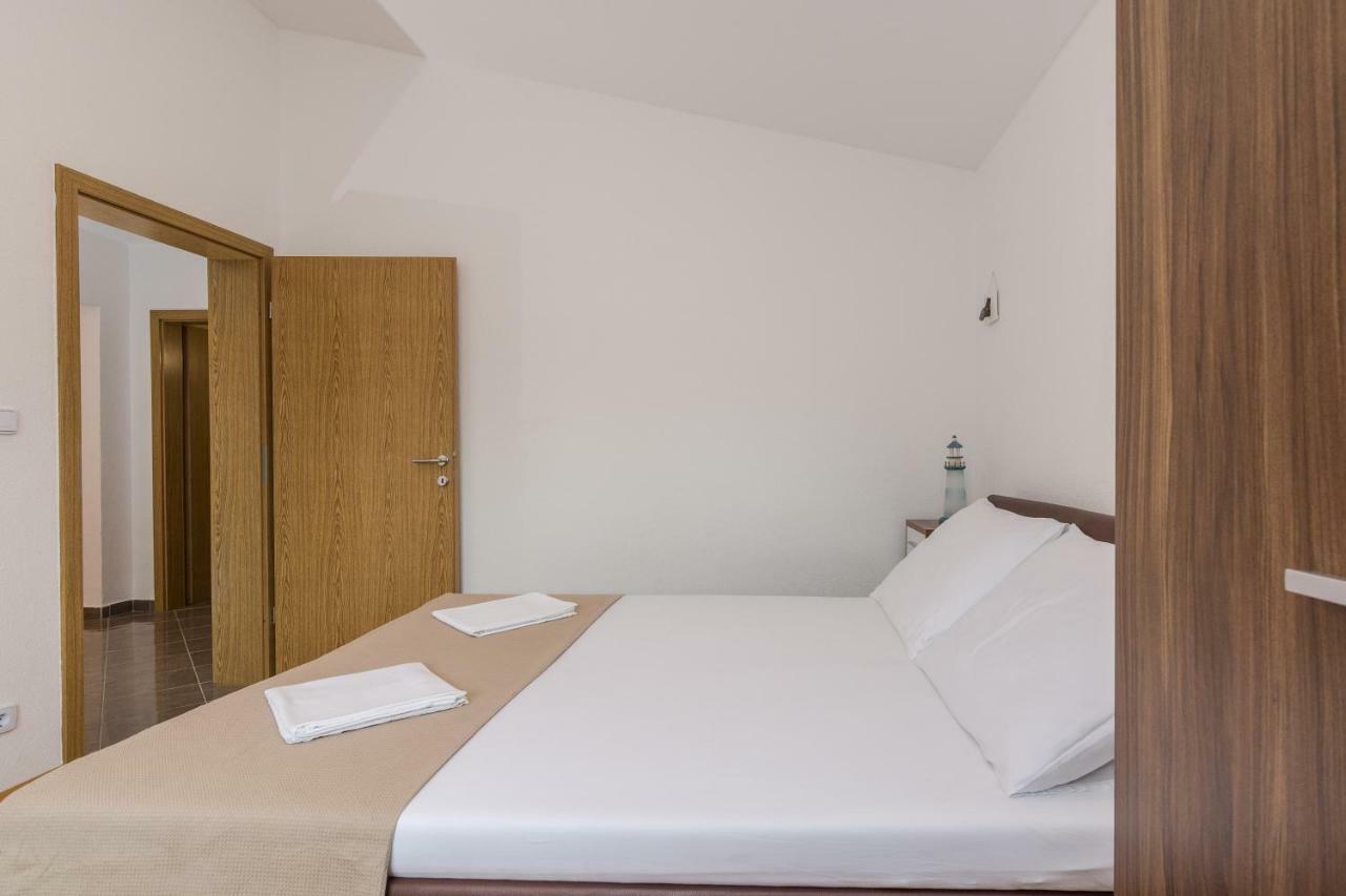 Apartment Natalie Sea View With 3 Bedrooms And Everything Is Air-Conditioned ซาลี ภายนอก รูปภาพ