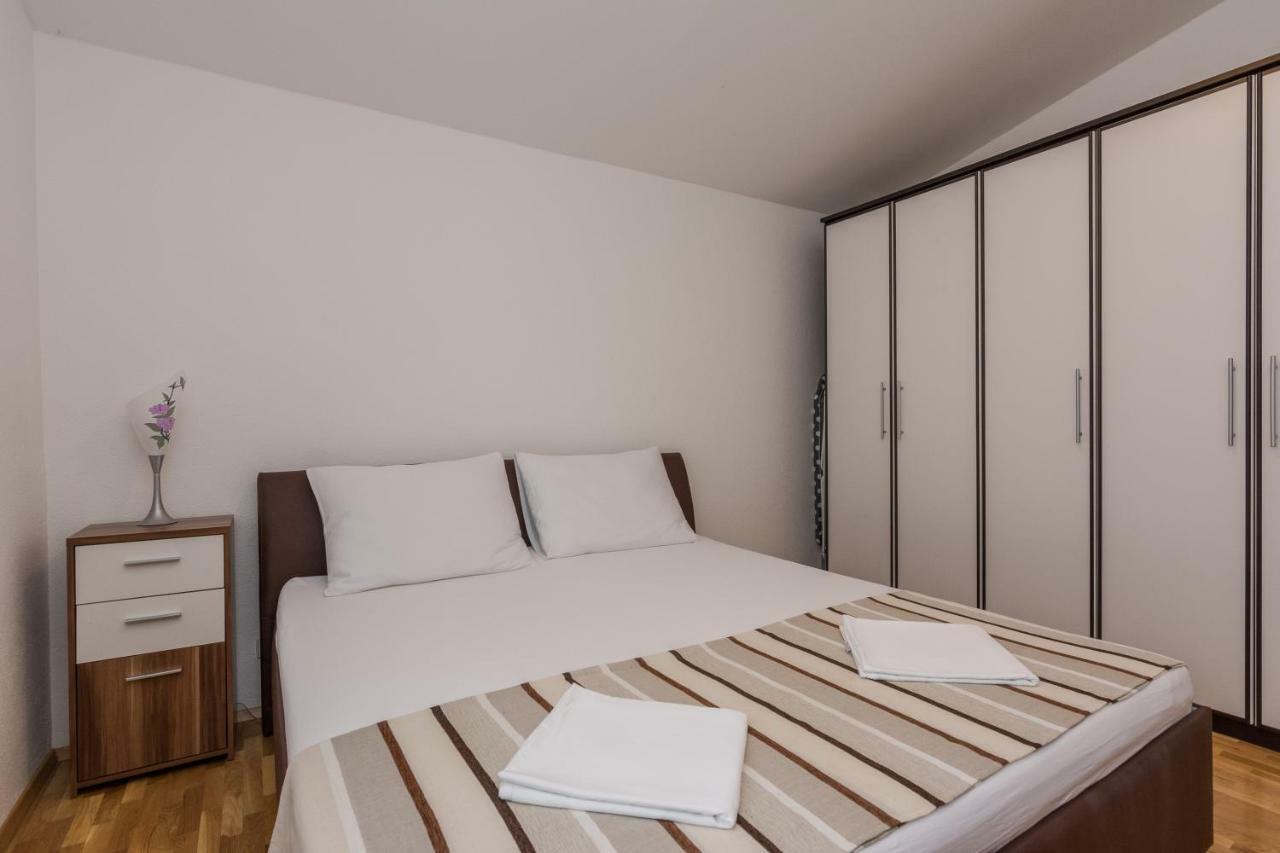 Apartment Natalie Sea View With 3 Bedrooms And Everything Is Air-Conditioned ซาลี ภายนอก รูปภาพ